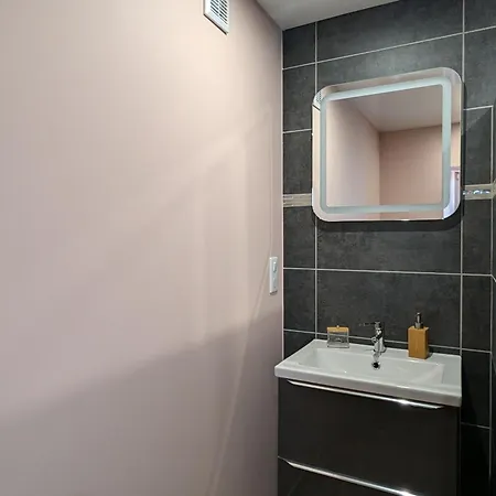 Campagne, Confort Moderne : Grand Renove Pour 8 Pers. Avec Terrasse Et Jardin Spacieux - Fr-1-585-135 Han-les-Juvigny